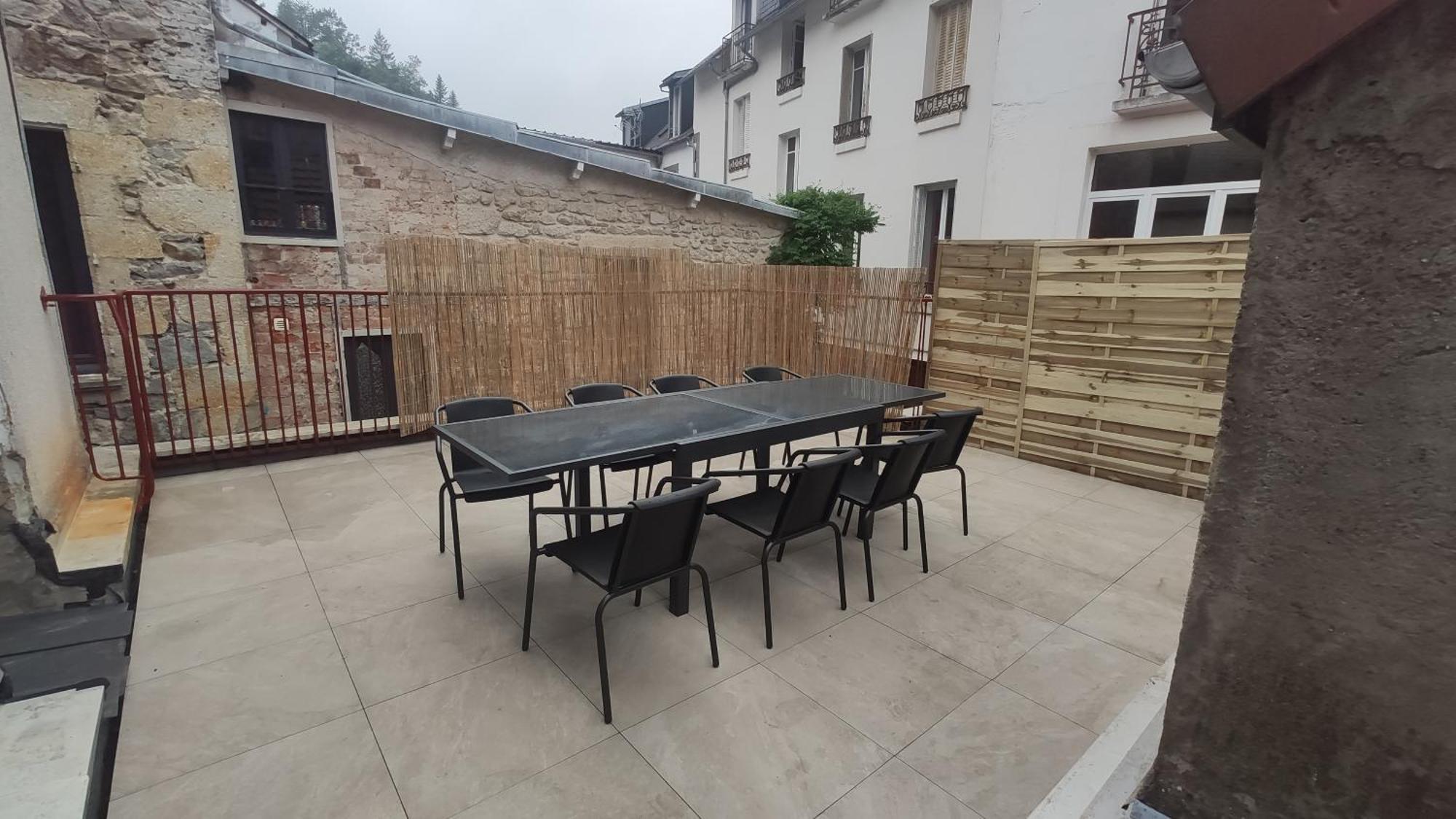 Maison Face A La Dordogne Avec Terrasse Apartment La Bourboule Ngoại thất bức ảnh